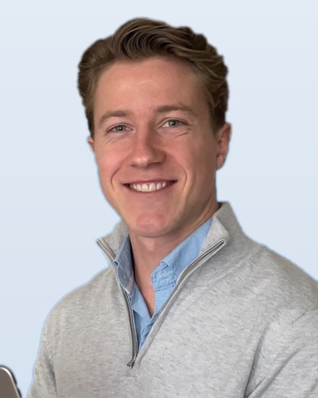 Daniel, som kjører annonsene